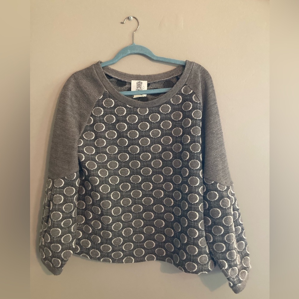 Funky Lili’s closet sweater with polka dot pattern and voluminous sleeves